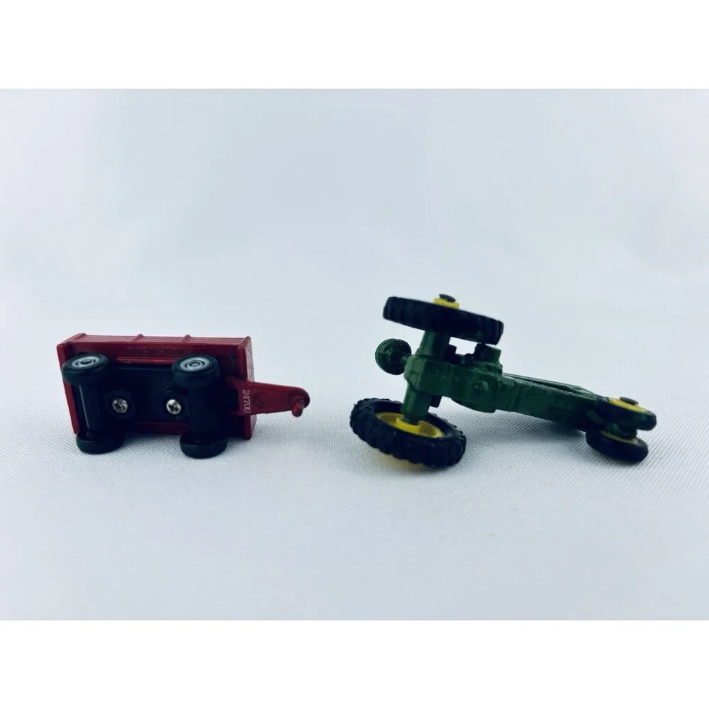 Lot Of 2 Ertl 1/64 Tractor -‎ John Deere & Red Wagon- Farm